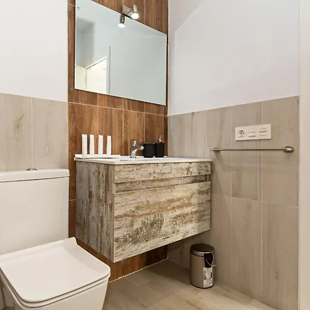 Modern House - Renovated & Cozy Apartamento *