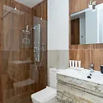 Modern House - Renovated & Cozy Appartement *